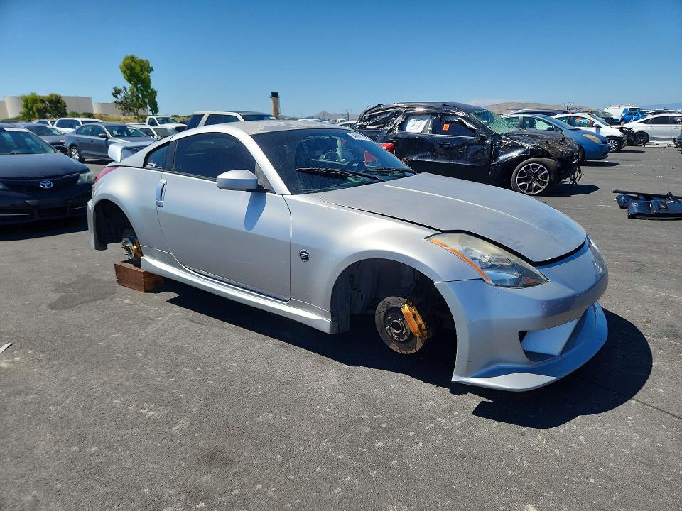 2003 Nissan 350z VIN JN1AZ34D83T111541 COPART salvage auction — VANDALISM, Ca - Non-Repairable Vehicle Cert, sold $60 on 2026-07-27 (photo 4)