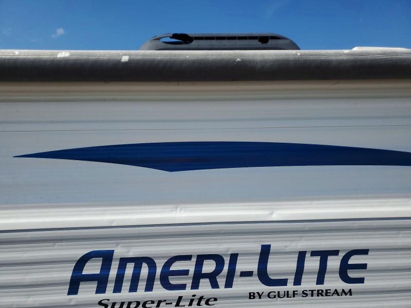 2018 Gulf stream Ameri-lite VIN 1NL1GTJ21J1126746 COPART salvage auction — HAIL, OK - CERT OF TITLE-SALVAGE FLOOD, sold $3,000 on 2026-07-30 (photo 9)