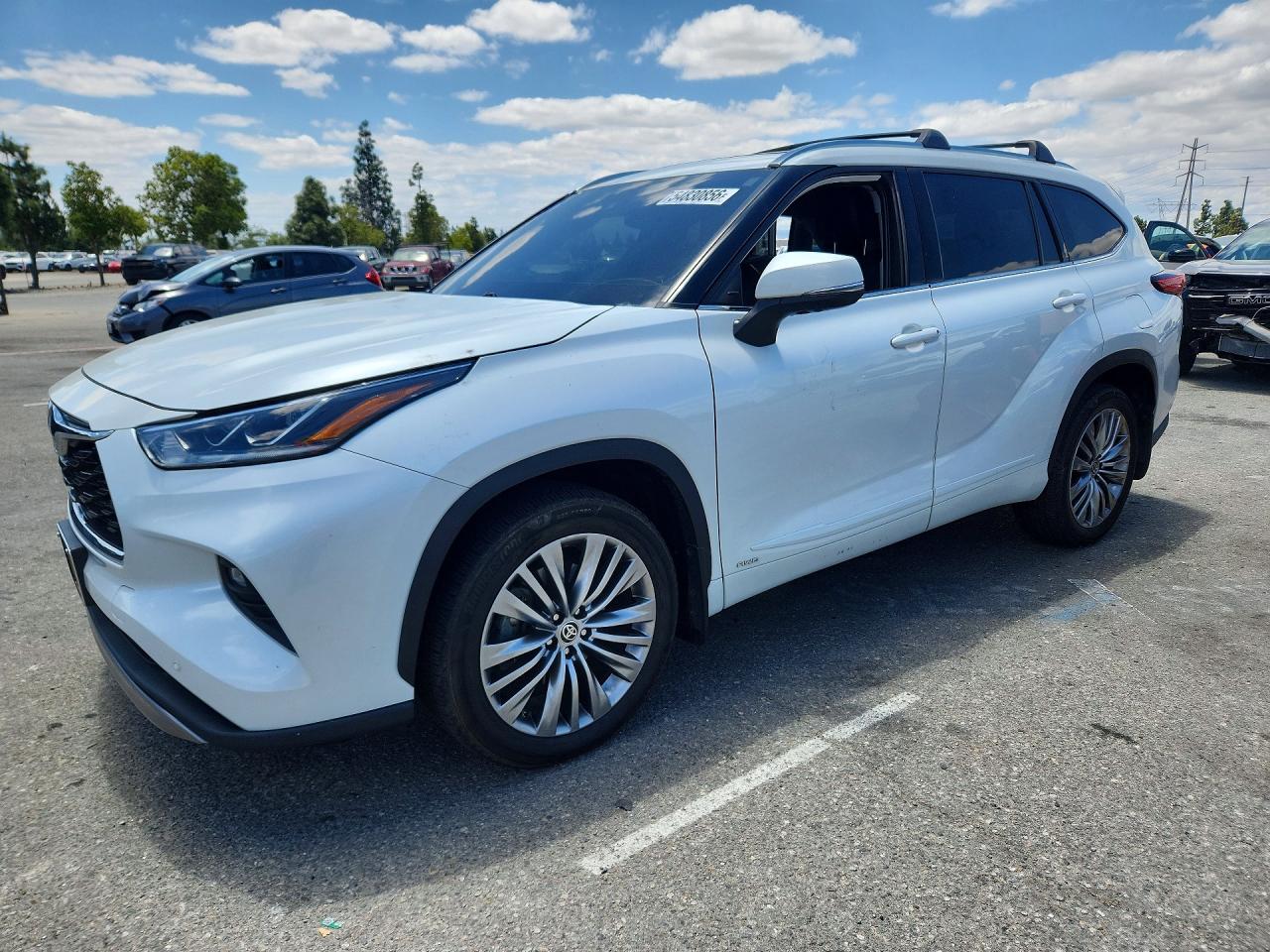 2022 Toyota Highlander Hybrid VIN 5TDEBRCH5NS078333 — COPART salvage auction photo