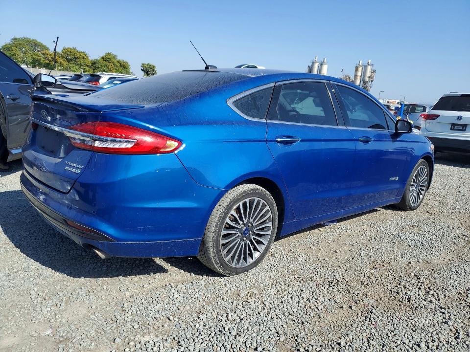 2017 Ford Fusion VIN 3FA6P0RU8HR382209 COPART salvage auction — MINOR DENT/SCRATCHES, Ca - Dis/Dlr/Exp Only Clean Title (P), sold $1,350 on 2026-07-02 (photo 3)