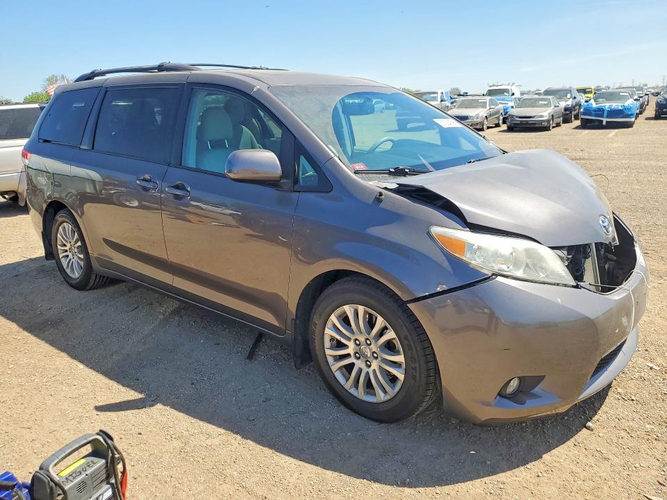 2011 Toyota Sienna VIN 5TDYK3DC3BS158447 COPART salvage auction — FRONT END, Il - Salvage Certificate, sold $1,400 on 2026-07-07 (photo 4)