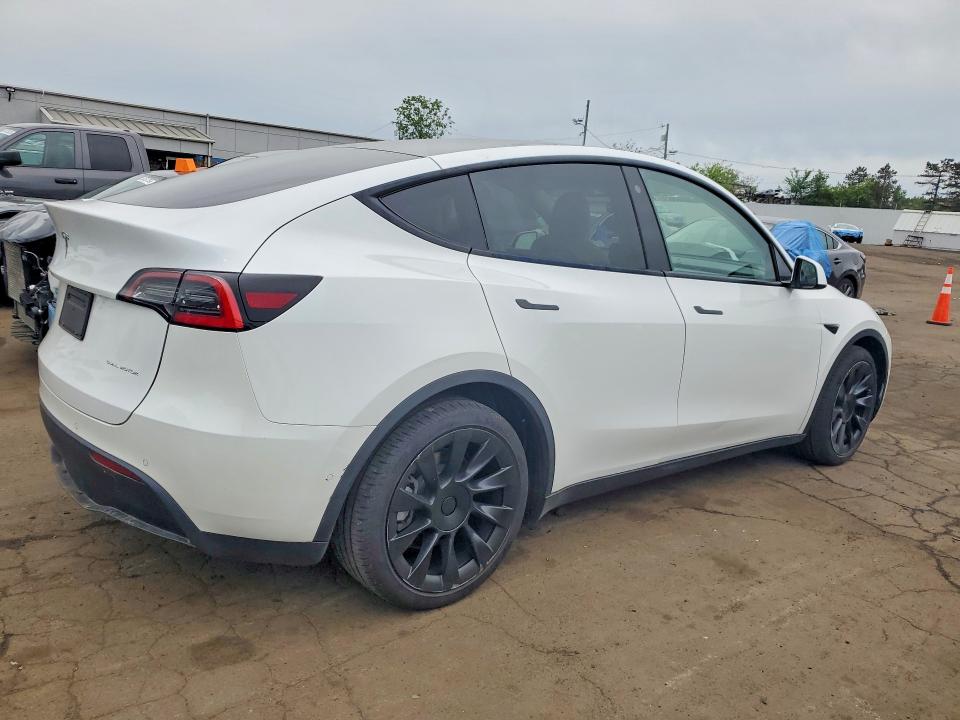 2021 Tesla Model y VIN 5YJYGDEE4MF121051 COPART salvage auction — SIDE, Ct - Cert Of Title-Salvage, sold $5,400 on 2026-07-21 (photo 3)