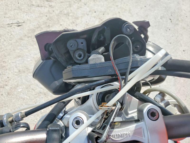 2014 Triumph motorcycle Street VIN SMTL03NE6ET656889 COPART salvage auction — ALL OVER, TX - SALVAGE VEHICLE TITLE, sold $250 on 2026-07-30 (photo 7)