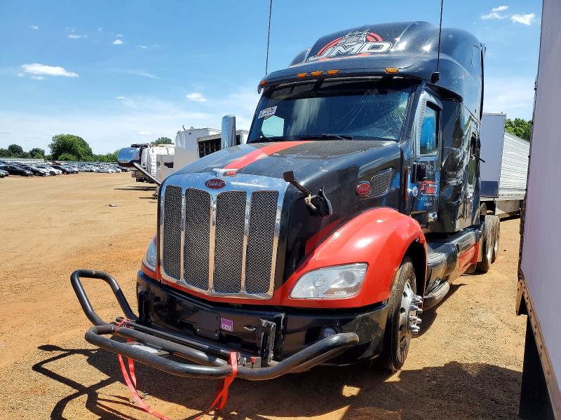 2020 Peterbilt 579 VIN 1XPBDP9X2LD640373 COPART salvage auction — ROLLOVER, NC - SALVAGE CERTIFICATE OF TITLE, sold $9,200 on 2026-07-23 (photo 2)
