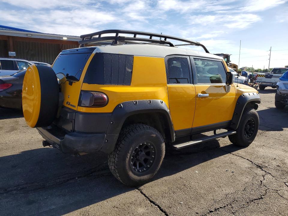 2008 Toyota Fj cruiser VIN JTEBU11F08K055646 COPART salvage auction — BIOHAZARD/CHEMICAL, Co - Public - Salvage Title, sold $2,200 on 2026-07-21 (photo 3)