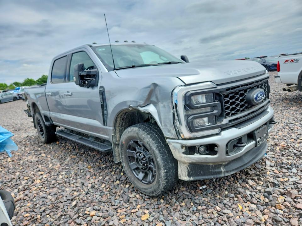 2024 Ford F350 VIN 1FT8W3BN7RED27944 COPART salvage auction — SIDE, Salvage Title, sold $12,900 on 2026-07-28 (photo 4)