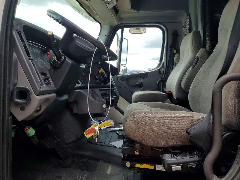 2019 Freightliner M2 112 med VIN 1FVAC4DVXKHKG3075 COPART salvage auction — MECHANICAL, OH - CERTIFICATE OF TITLE, sold $7,400 on 2026-07-29 (photo 5)