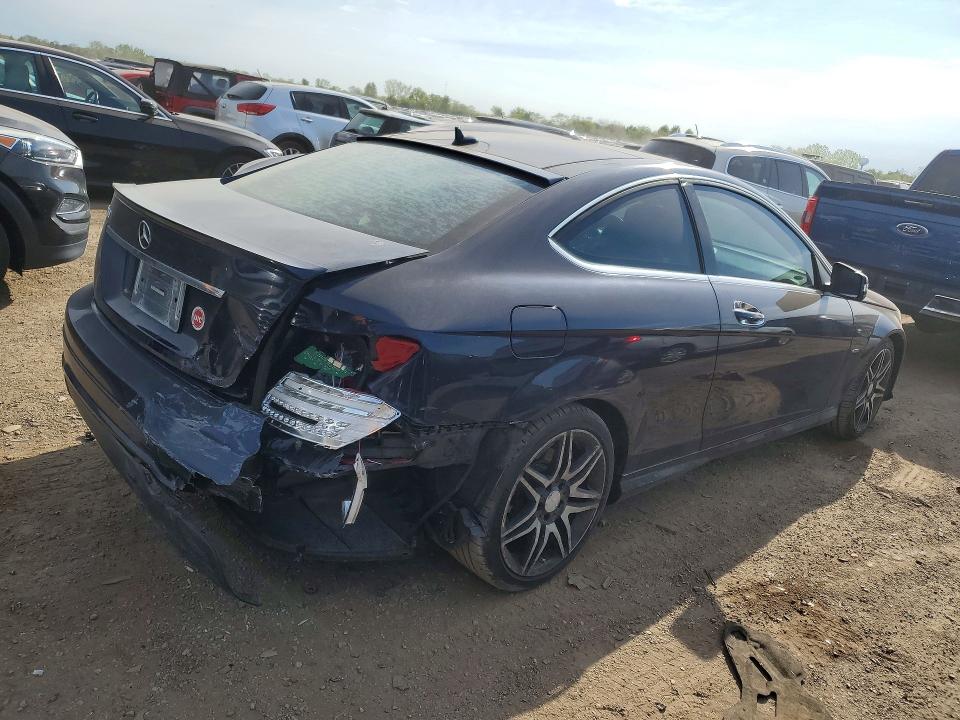 2014 Mercedes-benz C-klasse VIN WDDGJ4HB7EG162964 COPART salvage auction — REAR END, Il - Salvage Certificate, sold $550 on 2026-07-23 (photo 3)