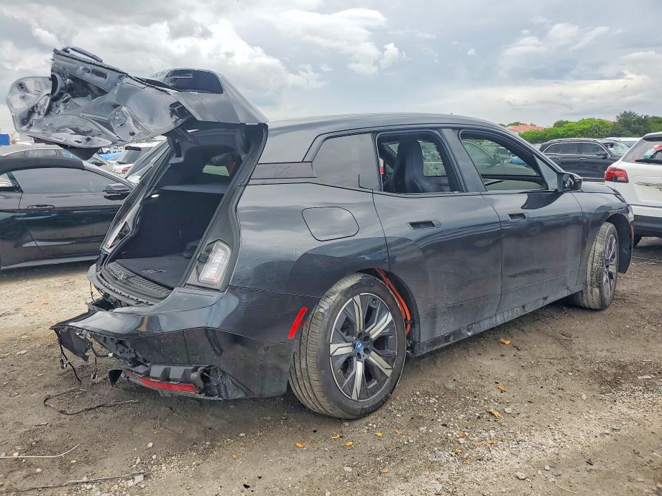 2025 BMW Ix VIN WB523CF0XSCS28531 COPART salvage auction — REAR END, Fl - Cert Of Title Slvg Rebuildable, sold $17,400 on 2026-08-28 (photo 3)