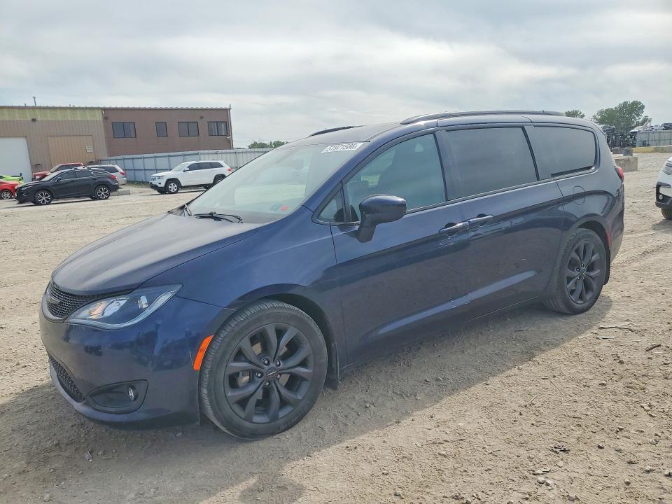 2018 Chrysler Pacifica VIN 2C4RC1EGXJR321822 COPART salvage auction — HAIL, Ks - Cert Of Title-Salvage, sold $5,200 on 2026-07-02 (photo 1)