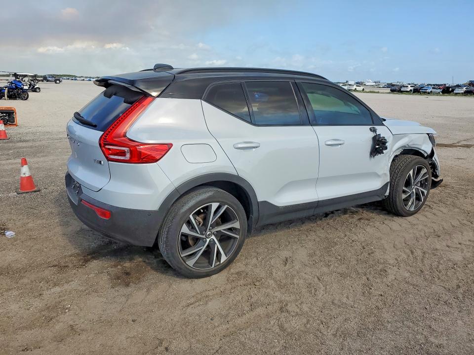 2022 Volvo VIN YV4162UM7N2653123 COPART salvage auction — FRONT END, Fl - Certificate Of Destruction, sold $7,500 on 2026-07-13 (photo 3)