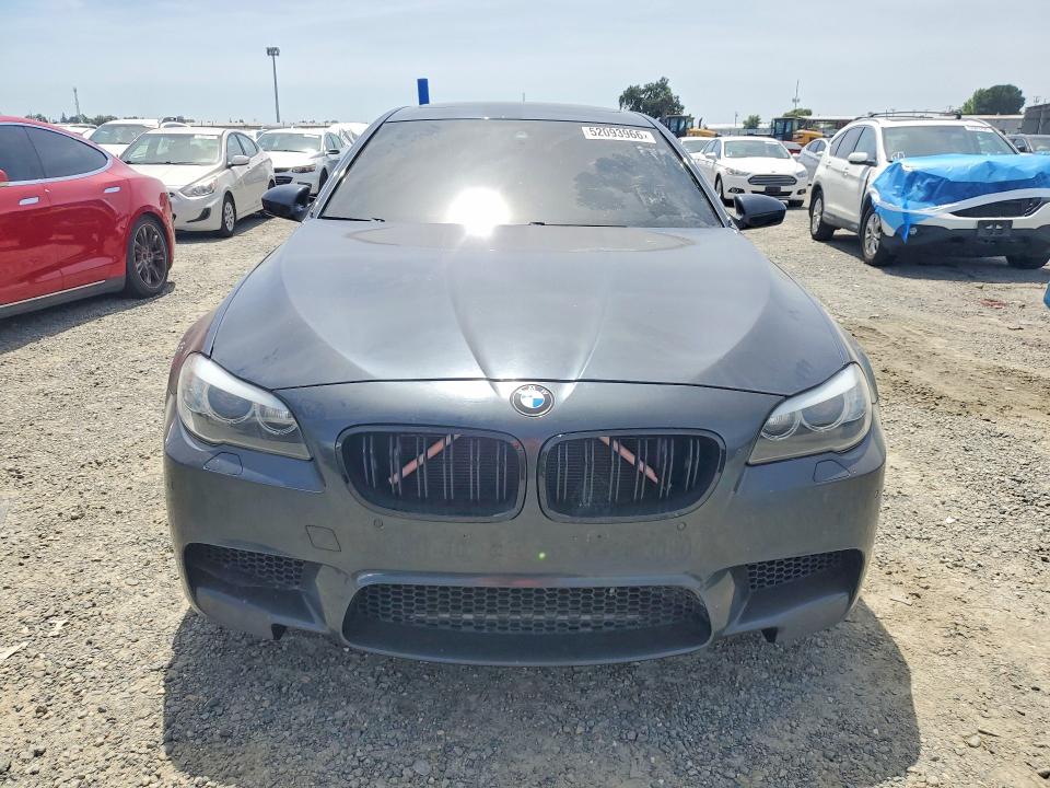 2013 BMW M5 VIN WBSFV9C59DD095852 COPART salvage auction — MINOR DENT/SCRATCHES, Ca - Dis/Dlr/Exp Only Clean Title, sold $11,200 on 2026-07-28 (photo 5)