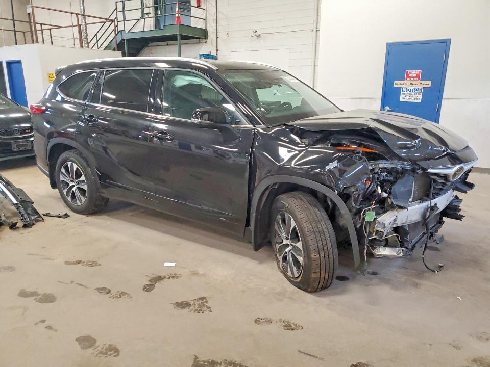 2022 Toyota Highlander VIN 5TDGZRBH6NS591175 COPART salvage auction — FRONT END, Mn - Cert Of Title-Salvage, sold $10,200 on 2026-07-14 (photo 4)