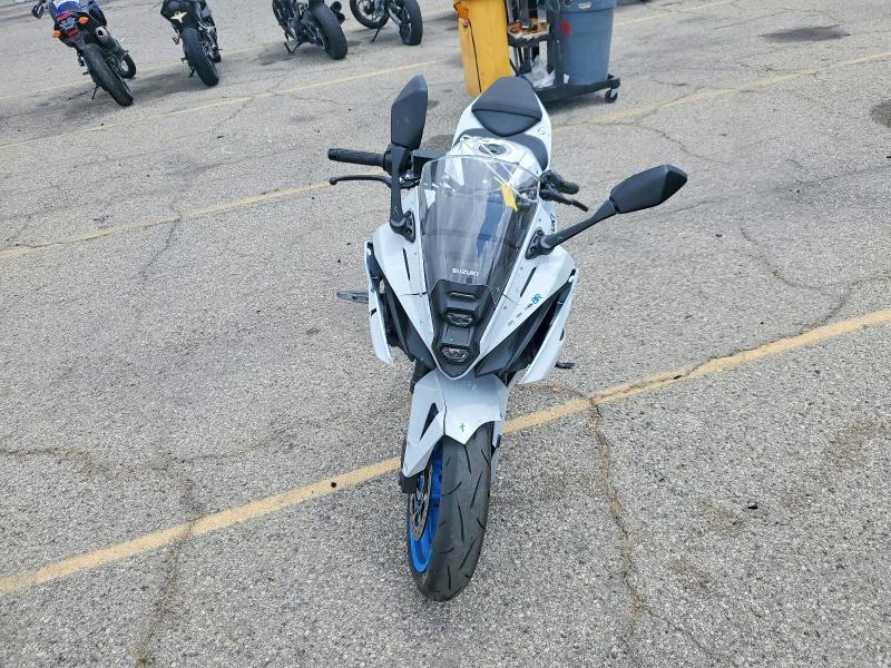 2026 Suzuki Gsx VIN JS1EM13B2T7100703 COPART salvage auction — FRONT END, Ca - Salvage Certificate, sold $2,650 on 2026-07-30 (photo 5)