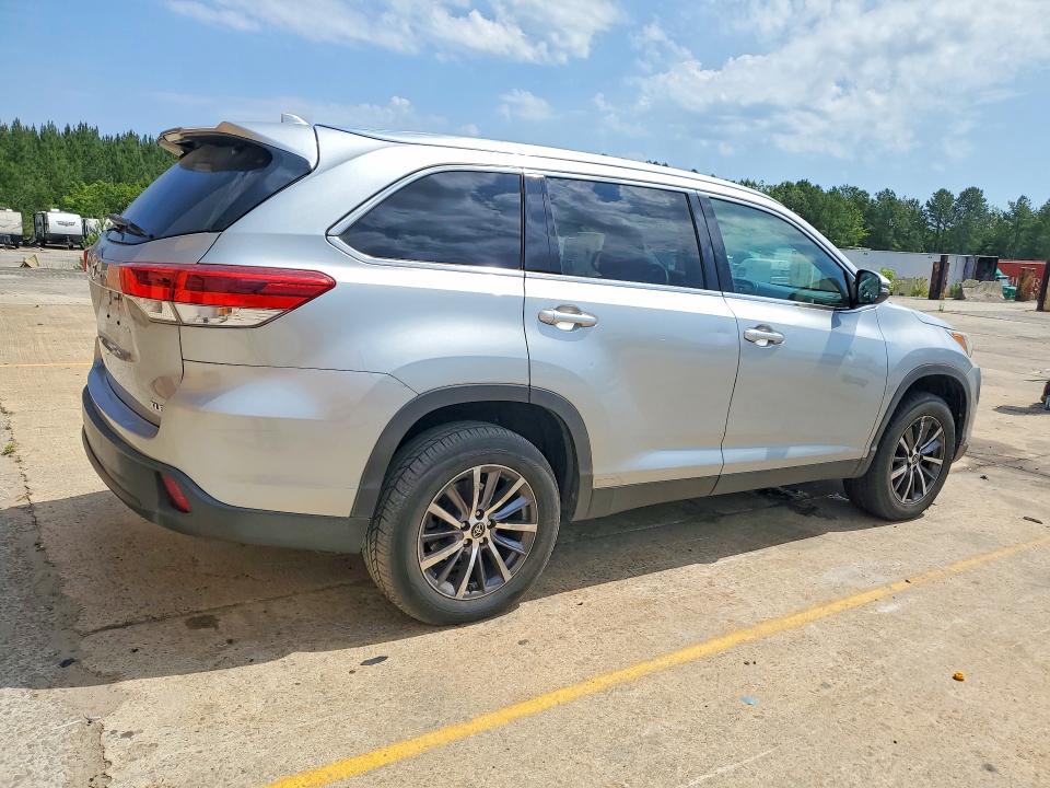 2019 Toyota Highlander VIN 5TDKZRFH4KS550625 COPART salvage auction — MINOR DENT/SCRATCHES, Ga - Certificate Of Title, sold $13,200 on 2026-07-27 (photo 3)
