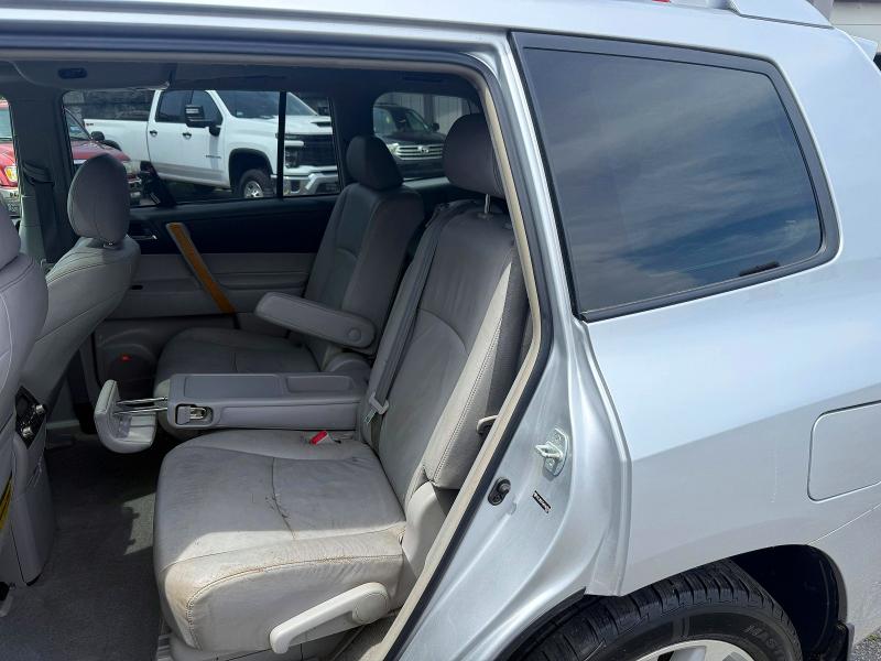 2010 Toyota Highlander hybrid VIN JTEJW3EH5A2043009 COPART salvage auction — MINOR DENT/SCRATCHES, Me - Certificate Of Title (P), sold $3,350 on 2026-07-14 (photo 6)