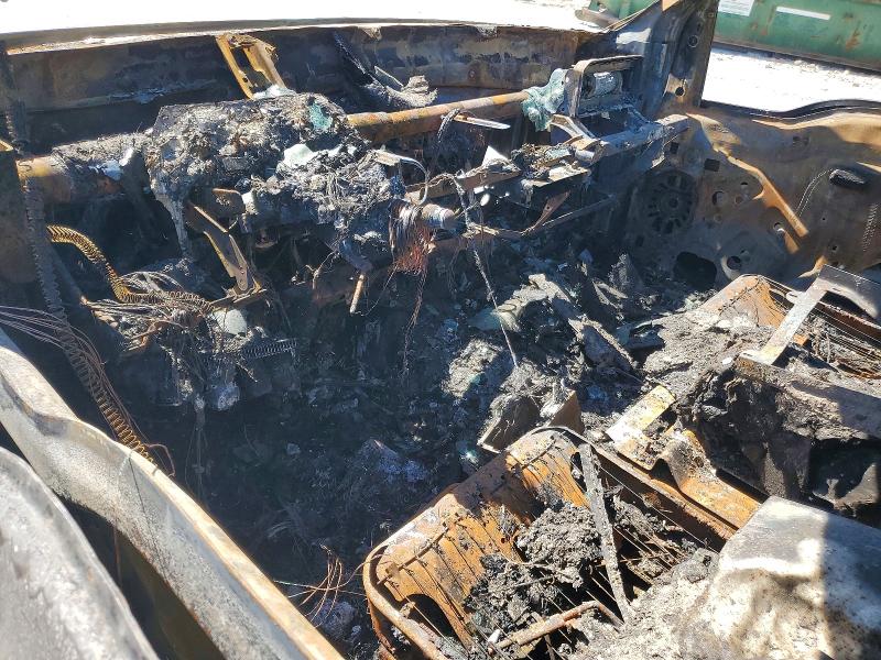 2002 Ford F250 VIN 1FTNW21F82ED54132 COPART salvage auction — BURN, Wv - Salvage Certificate, sold $425 on 2026-07-09 (photo 8)