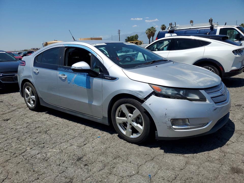 2014 Chevrolet Volt VIN 1G1RE6E43EU172796 COPART salvage auction — MINOR DENT/SCRATCHES, IN - DIS/DLR/EXP ONLY CLEAN TITLE, sold $1,050 on 2026-07-09 (photo 4)