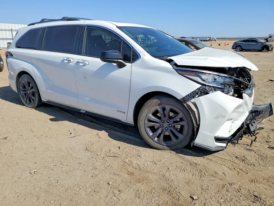 2021 Toyota Sienna VIN 5TDDRKEC0MS061793 COPART salvage auction — FRONT END, Ca - Salvage Certificate, sold $13,200 on 2026-07-06 (photo 4)