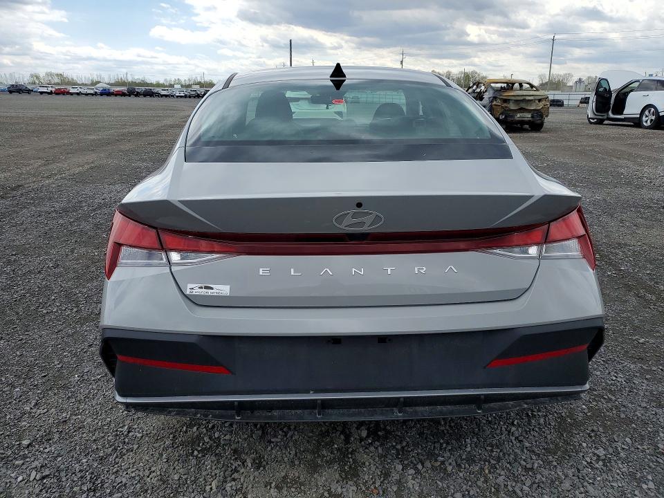 2025 Hyundai Elantra VIN KMHLM4DG1SU036920 COPART salvage auction — FRONT END, Qc - Gravement Accidente, sold $7,400 on 2026-07-07 (photo 6)
