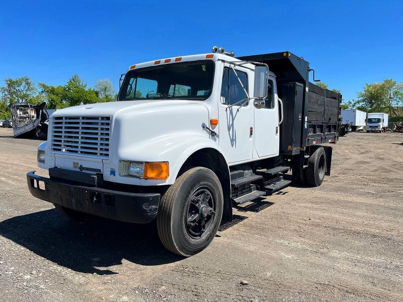 1990 International 4000 series VIN 1HTSDZZN1LH257967 COPART salvage auction — MINOR DENT/SCRATCHES, Pa - Cert Of Title-Formerly Abandon (P), sold $3,500 on 2026-07-09 (photo 2)