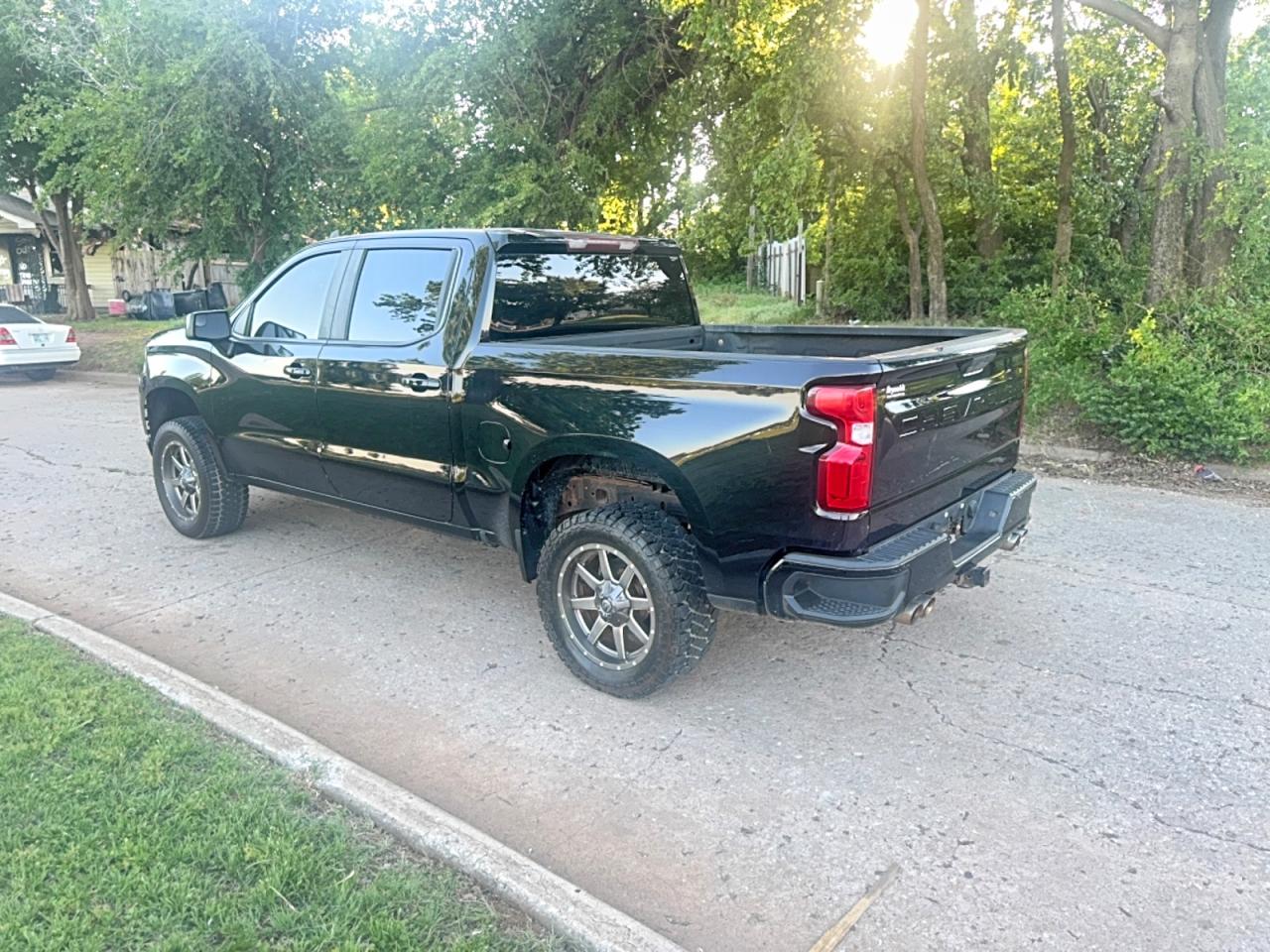 2020 Chevrolet Silverado VIN 3GCUYEED9LG422061 COPART salvage auction — Minor Dent/Scratches, OK - CERTIFICATE OF TITLE (P), sold $15,100 on 2026-05-28 (photo 3)