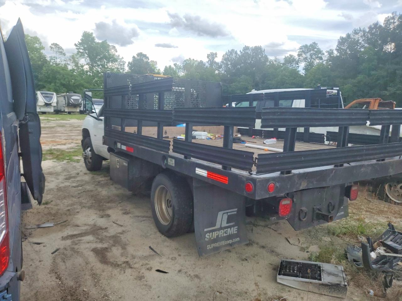 2008 GMC Sierra VIN 1GDJC346X8E133354 COPART salvage auction — Front End, GA - CERT OF TITLE-SALVAGE, sold $1,900 on 2026-07-02 (photo 3)