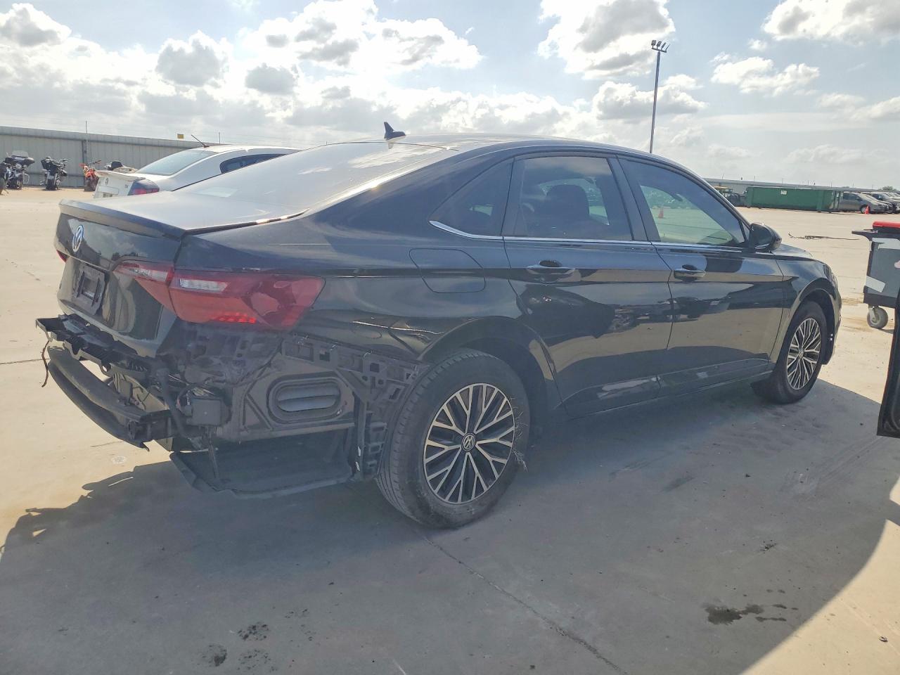 2021 Volkswagen Jetta VIN 3VWC57BU6MM057181 COPART salvage auction — Rear End, TX - SALVAGE VEHICLE TITLE, sold $3,600 on 2026-07-09 (photo 3)