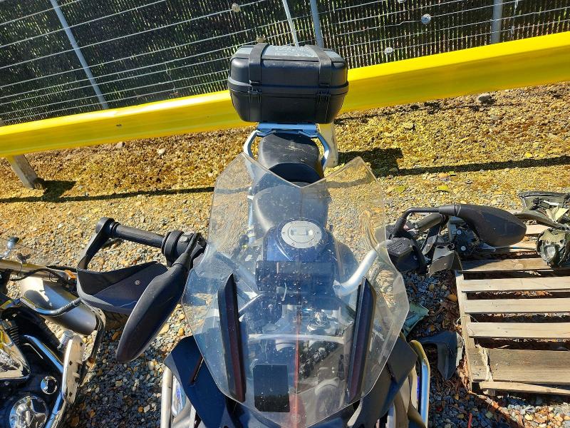 2015 BMW R 1200 VIN WB10A1102FZ187504 COPART salvage auction — REAR END, VA - CERT OF TITLE - SALVAGE, sold $2,400 on 2026-07-09 (photo 5)