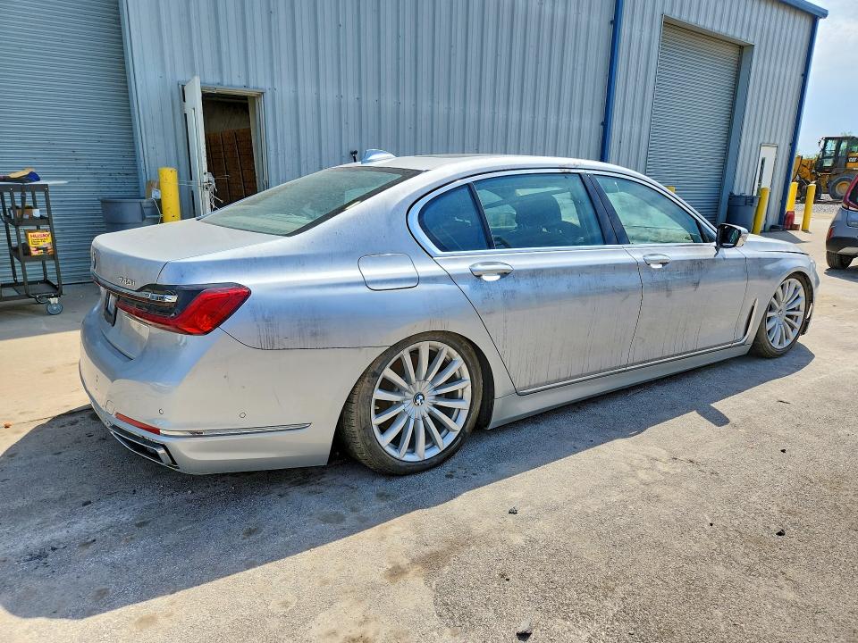 2020 BMW 7 series VIN WBA7T2C02LCE39345 COPART salvage auction — Burn Interior, VA - CERT OF TITLE - SALVAGE, sold $8,700 on 2026-07-30 (photo 3)