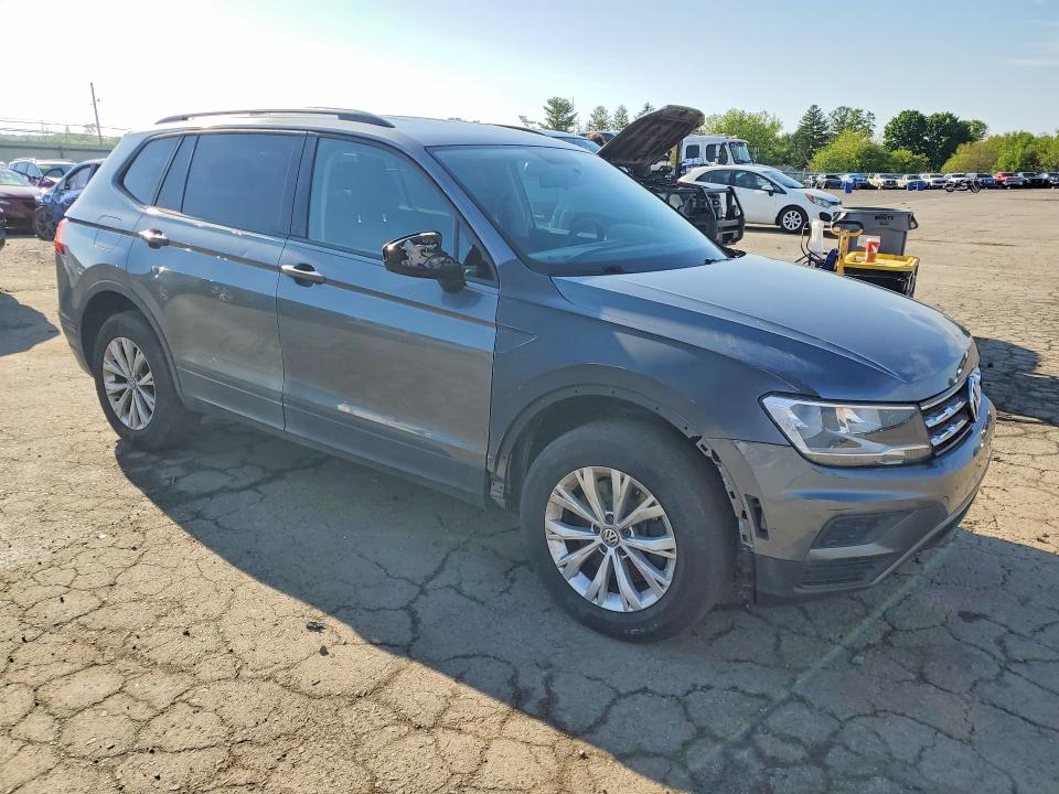 2018 Volkswagen Tiguan VIN 3VV1B7AXXJM075808 COPART salvage auction — MINOR DENT/SCRATCHES, IN - CERTIFICATE OF TITLE (P), sold $3,400 on 2026-07-28 (photo 4)