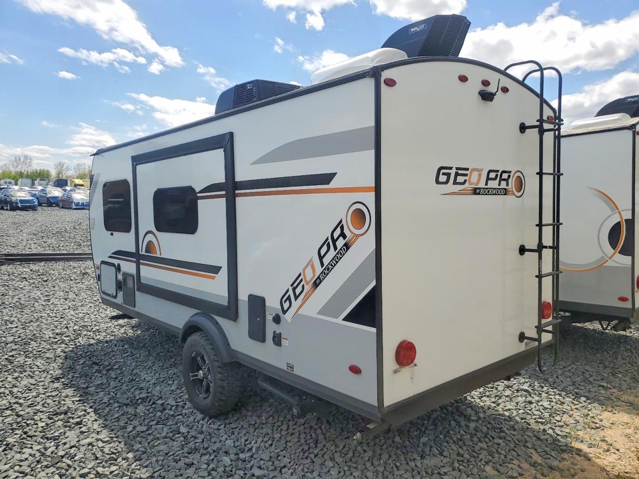 2021 Foresriver VIN 5ZT2RSHC0M3017084 COPART salvage auction — Side, MI - CERT OF TITLE-SALVAGE VEHICLE, sold $6,100 on 2026-07-09 (photo 3)