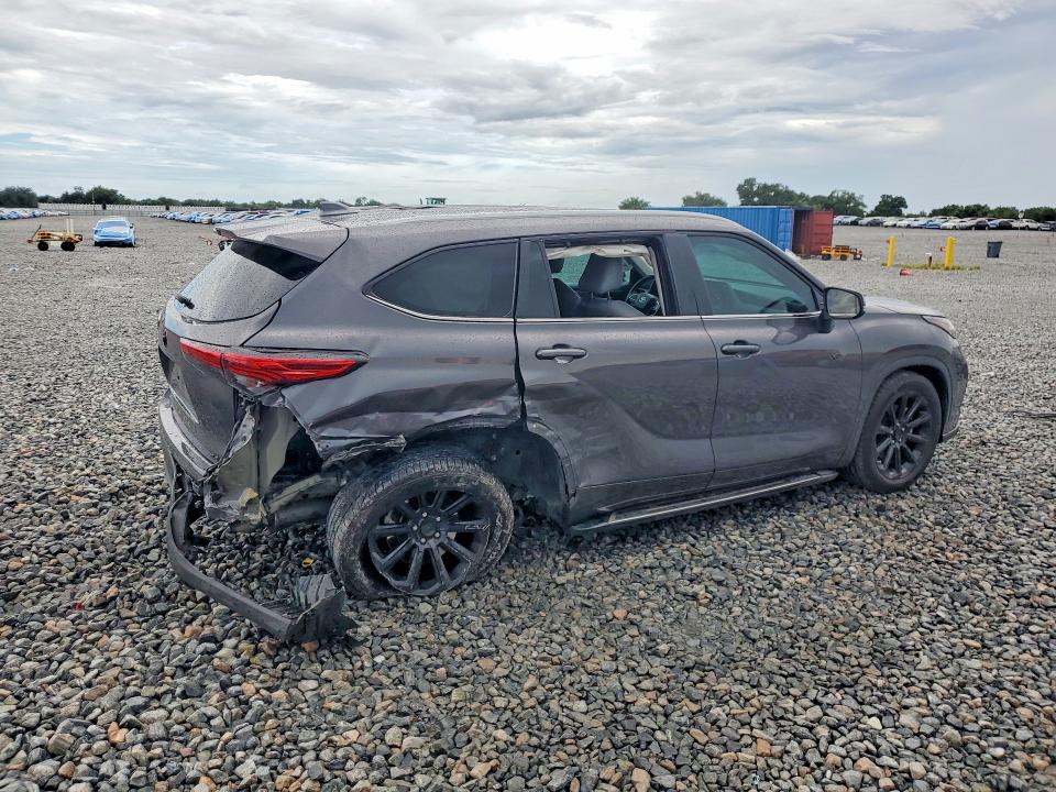2023 Toyota Highlander VIN 5TDKDRAH9PS027856 COPART salvage auction — REAR END, Fl - Cert Of Title Slvg Rebuildable, sold $5,900 on 2026-07-28 (photo 3)
