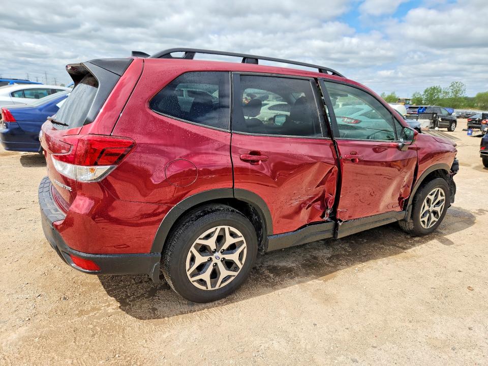 2024 Subaru Forester VIN JF2SKADC0RH511706 COPART salvage auction — FRONT END, Il - Salvage Certificate, sold $4,200 on 2026-07-02 (photo 3)