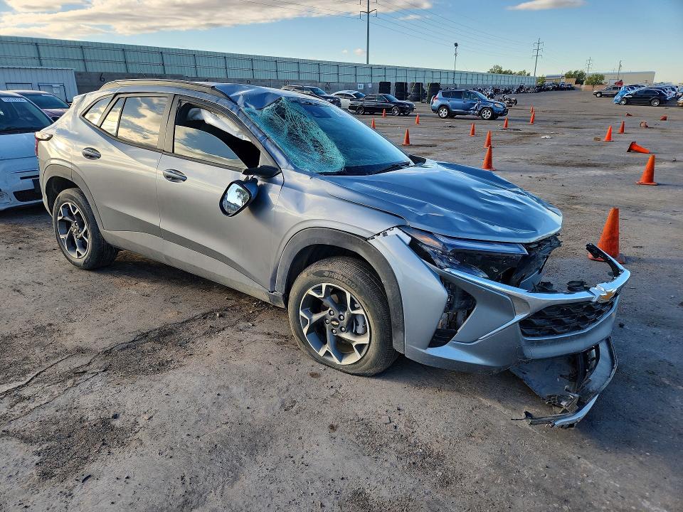 2026 Chevrolet Trax VIN KL77LHEP2TC026545 COPART salvage auction — ROLLOVER, Nm - Cert Of Title-Salvage, sold $2,150 on 2026-07-02 (photo 4)