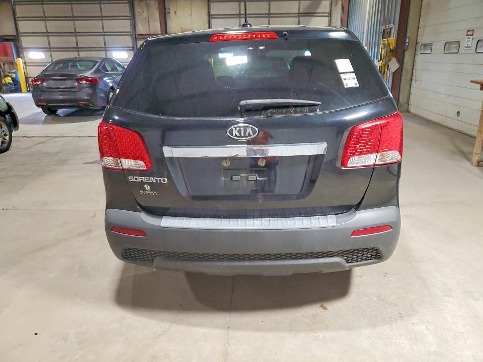 2012 Kia Sorento VIN 5XYKTDA64CG265562 COPART salvage auction — SIDE, Ia - Cert Of Title-Salvage Title, sold $925 on 2026-07-22 (photo 6)