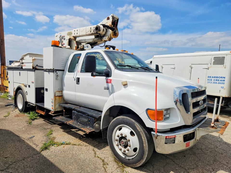 2011 Ford F-650 VIN 3FRWX6FC3BV372987 COPART salvage auction — MINOR DENT/SCRATCHES, MI - CERTIFICATE OF TITLE, sold $1,150 on 2026-07-09 (photo 4)