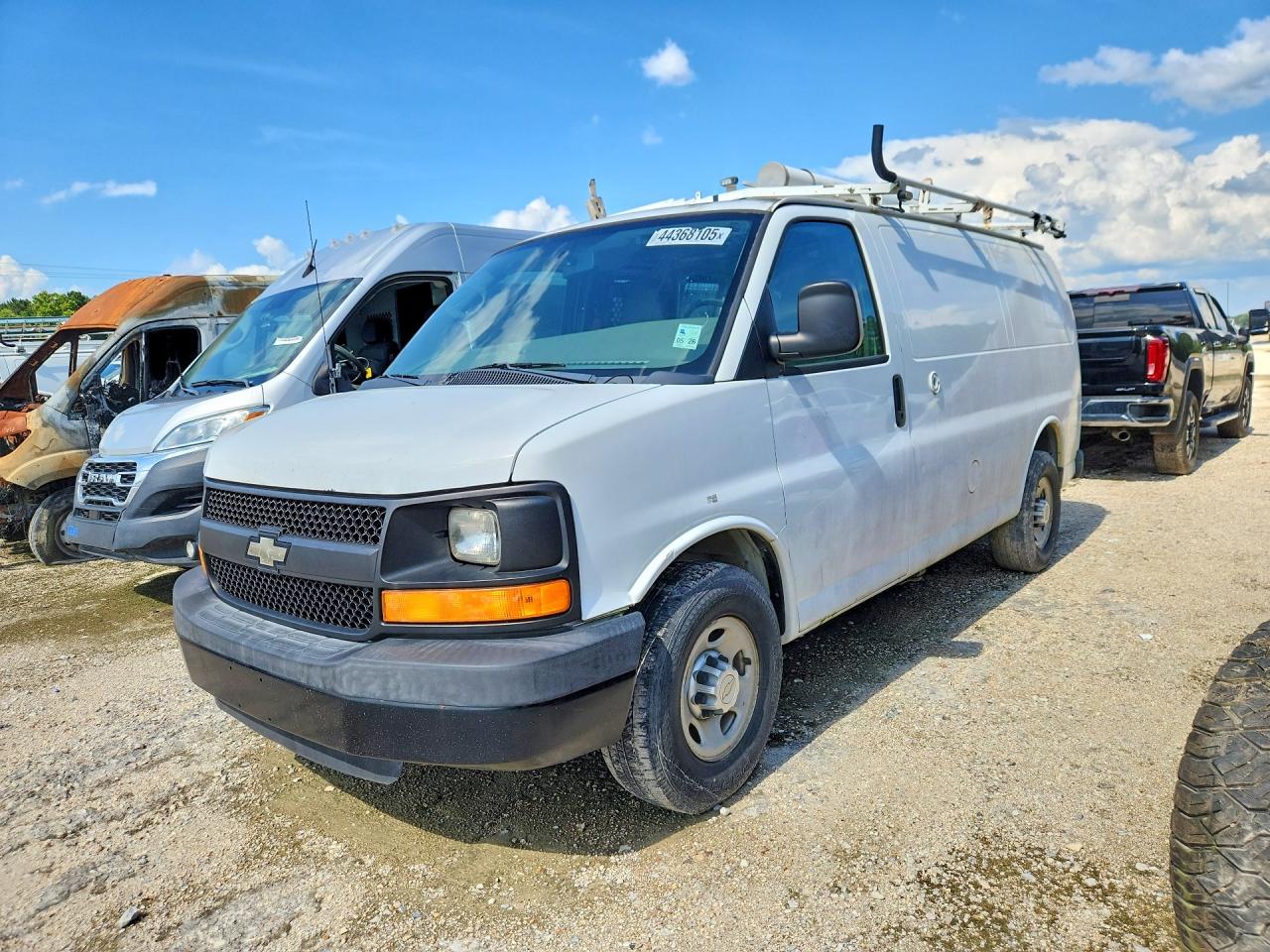2013 Chevrolet Express 2500 VIN 1GCWGFCAXD1903320 — COPART salvage auction photo