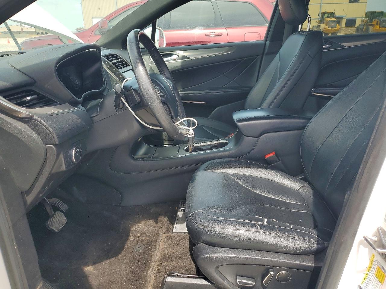 2015 Lincoln Townhouse Mkc VIN 5LMCJ1A92FUJ23791 COPART salvage auction — Rear End, TX - CERTIFICATE OF TITLE (P), sold $1,650 on 2026-07-09 (photo 7)