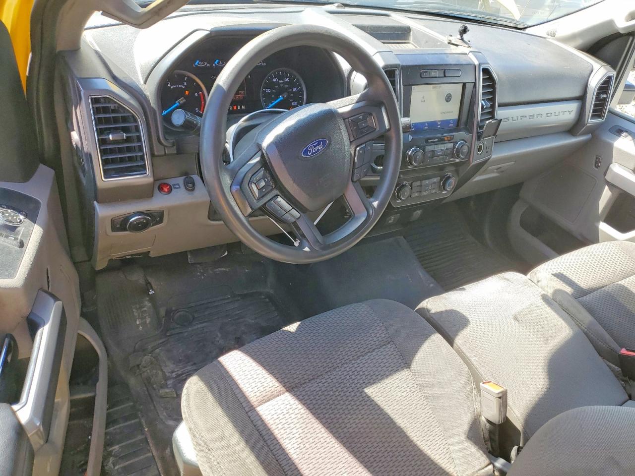 2020 Ford F-550 super duty VIN 1FDUF5GT5LDA06477 COPART salvage auction — Side, CA - DIS/DLR/EXP ONLY CLEAN TITLE (P), sold $32,750 on 2026-06-01 (photo 8)