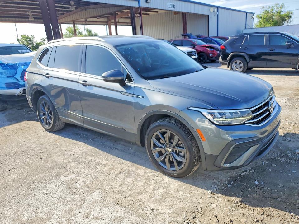 2022 Volkswagen Tiguan VIN 3VV3B7AX9NM125970 COPART salvage auction — REAR END, FL - CERT OF TITLE SLVG REBUILDABLE, sold $25 on 2026-07-31 (photo 4)