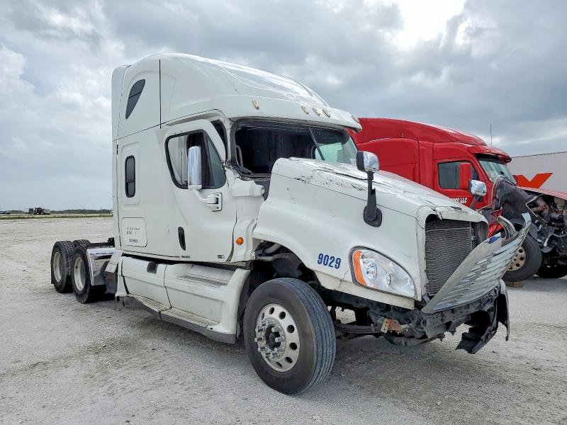 2012 Freightliner Cascadia 125 VIN 1FUJGLDR7CSBE9029 COPART salvage auction — FRONT END, FL - CERT OF TITLE SLVG REBUILDABLE, sold $15 on 2026-07-09 (photo 1)