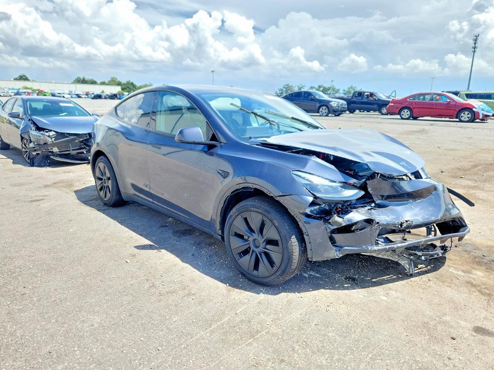 2025 Tesla Model y VIN 7SAYGDED5SA372181 COPART salvage auction — FRONT END, Fl - Certificate Of Destruction, sold $9,500 on 2026-07-20 (photo 4)