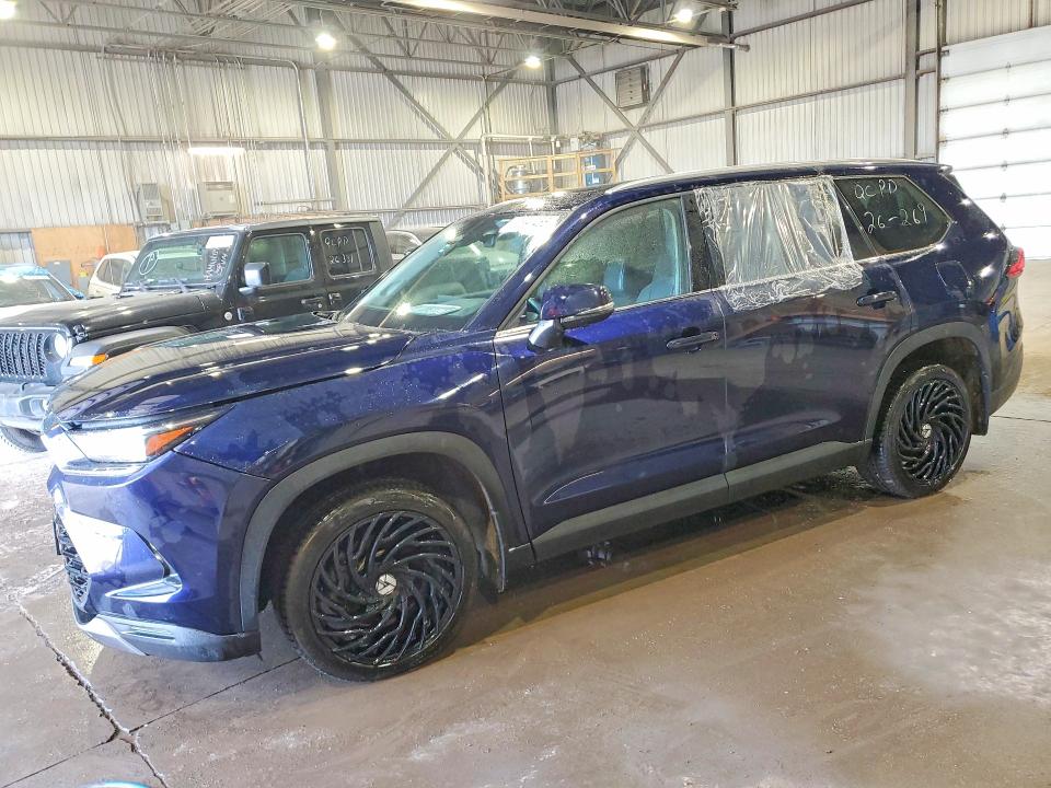 2024 Toyota Highlander VIN 5TDACAB5XRS004495 COPART salvage auction — VANDALISM, On - Permit No Brand - Unfit, sold $25,750 on 2026-07-03 (photo 1)