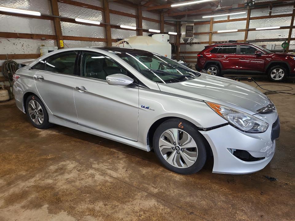 2013 Hyundai Sonata VIN KMHEC4A4XDA050745 COPART salvage auction — FRONT END, IL - SALVAGE CERTIFICATE, sold $625 on 2026-07-06 (photo 4)