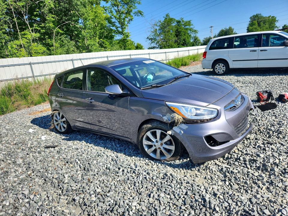 2014 Hyundai Accent VIN KMHCU5AEXEU151173 COPART salvage auction — SIDE, Nc - Salvage Certificate Of Title, sold $325 on 2026-07-08 (photo 4)