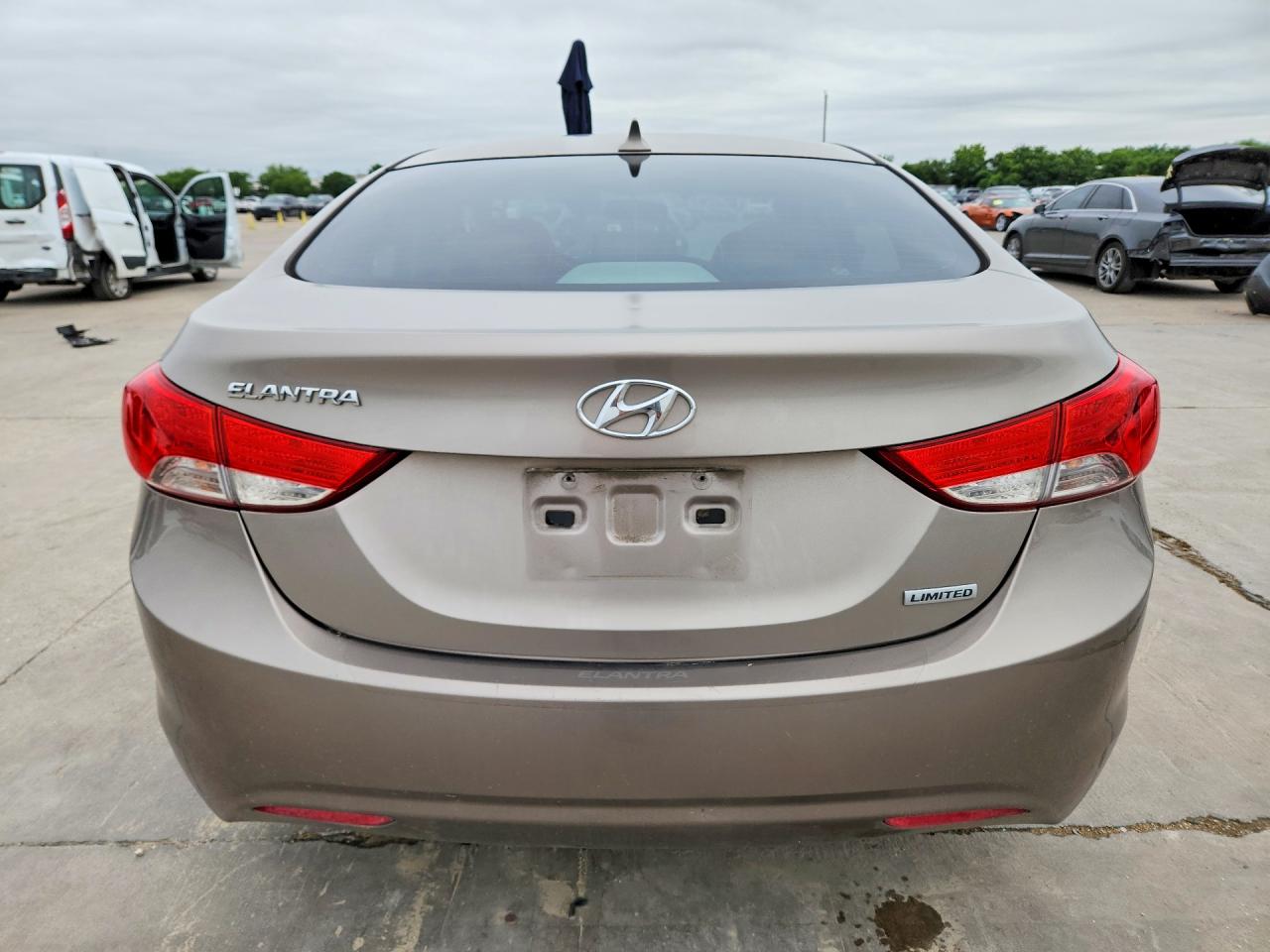 2013 Hyundai Elantra VIN 5NPDH4AE0DH244719 COPART salvage auction — Side, TX - SALVAGE VEHICLE TITLE, sold $1,350 on 2026-07-02 (photo 6)