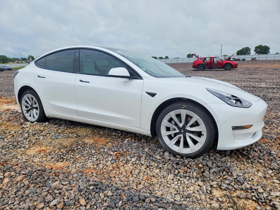 2022 Tesla Model 3 VIN 5YJ3E1EB6NF359893 COPART salvage auction — HAIL, Mo - Salvage Certificate Of Title, sold $9,500 on 2026-07-27 (photo 4)
