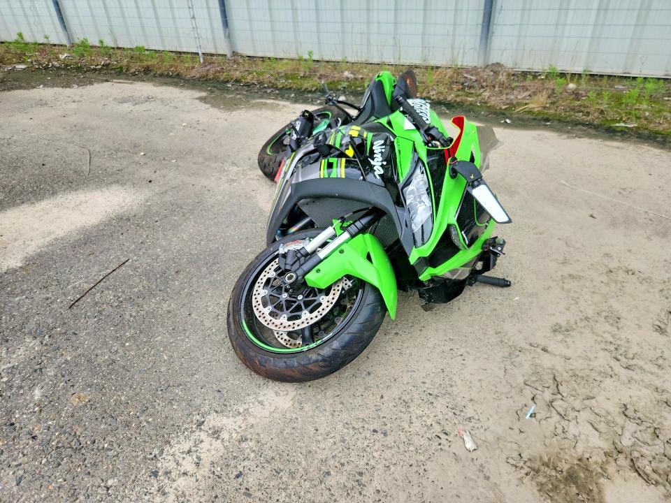 2019 Kawasaki Zx VIN JKBZXVE1XKA001354 COPART salvage auction — ROLLOVER, LA - CERT OF TITLE-SALVAGE, sold $275 on 2026-07-30 (photo 2)