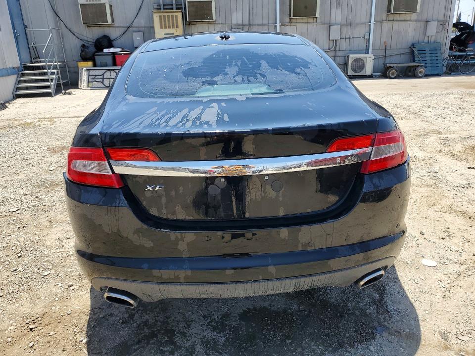 2011 Jaguar Xf VIN SAJWA0FBXBLS13119 COPART salvage auction — MINOR DENT/SCRATCHES, Ca - Dis/Dlr/Exp Only Clean Title (P), sold $1,950 on 2026-07-02 (photo 6)